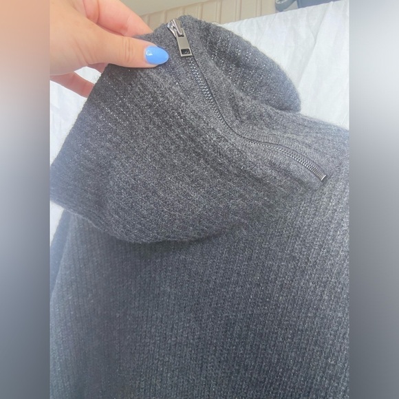 Vince Cowl-Neck Wool Cashmere Sweater Size Medium - Picture 8 of 10